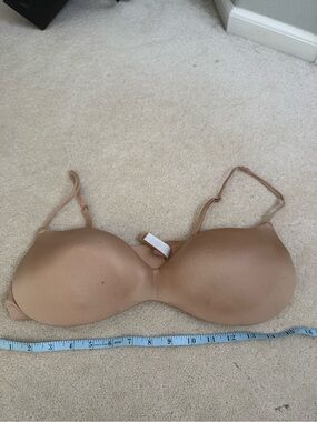 SKIMS Nude Seamless T-Shirt Bra in Tan